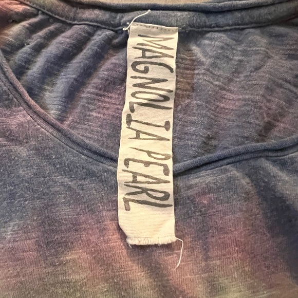 EUC Magnolia Pearl Love Appliqué Dylan Tee Top - Picture 9 of 16